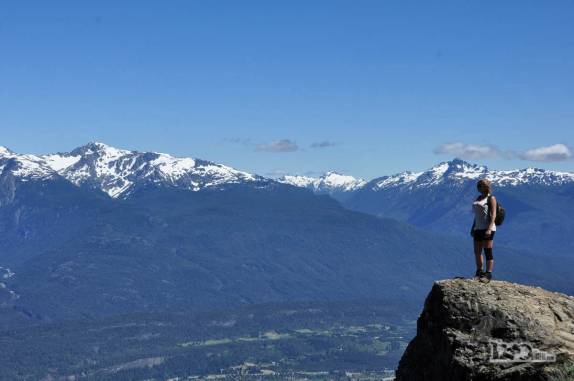 Admirando a magnífica paisagem durante subida ao Cerro Piltriquitrón, em El Bolsón, na Argentina